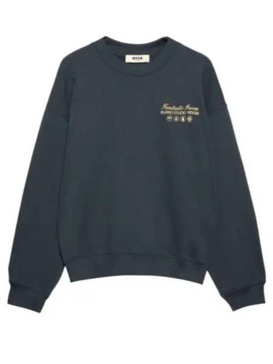 Relaxed Fit Long-Sleeve T-Shirt With Subtle Graphic Design