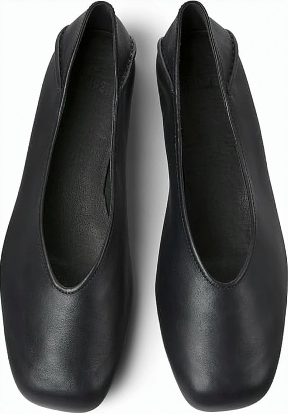 Minimalist Black Flat Shoes With Rounded Toe And Subtle V-Cut