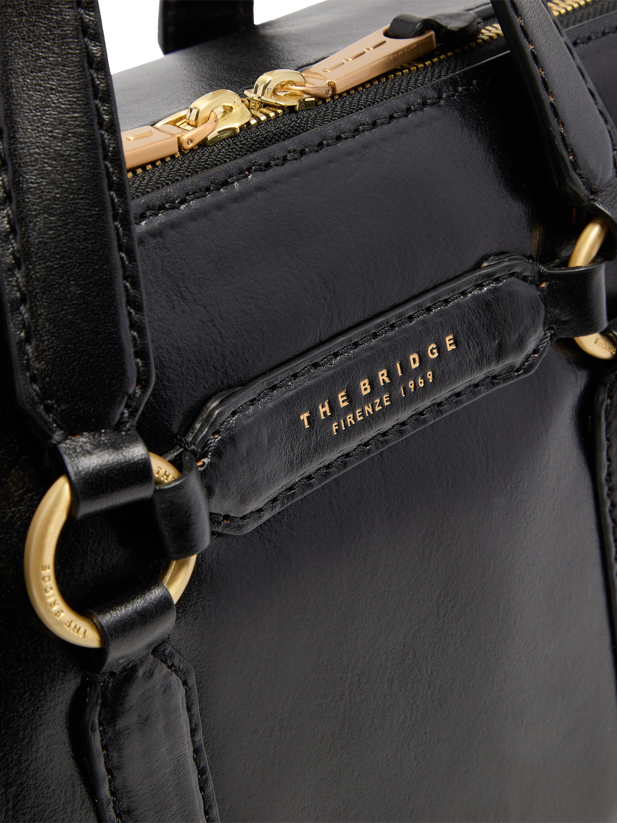 Black Handbag W/Shoulder Glossy Leather Handbag