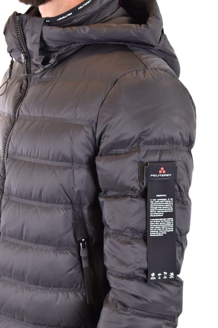 Quilted Black Puffer Jacket With Hooded Design