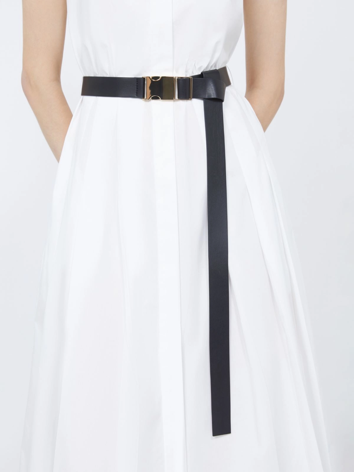 Sleeveless Midi Dress with Pointed Collar