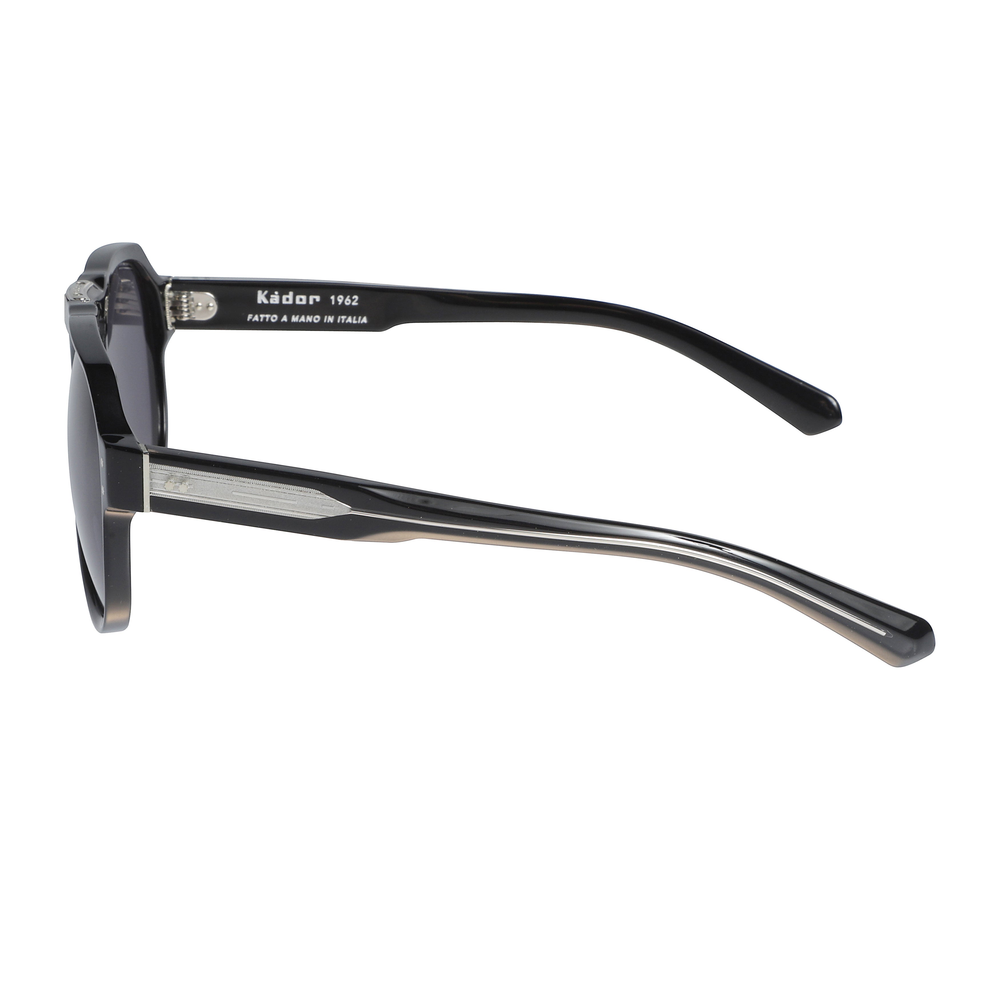 Pilot Flag/N Classic Pilot Sunglasses with Metallic Accents