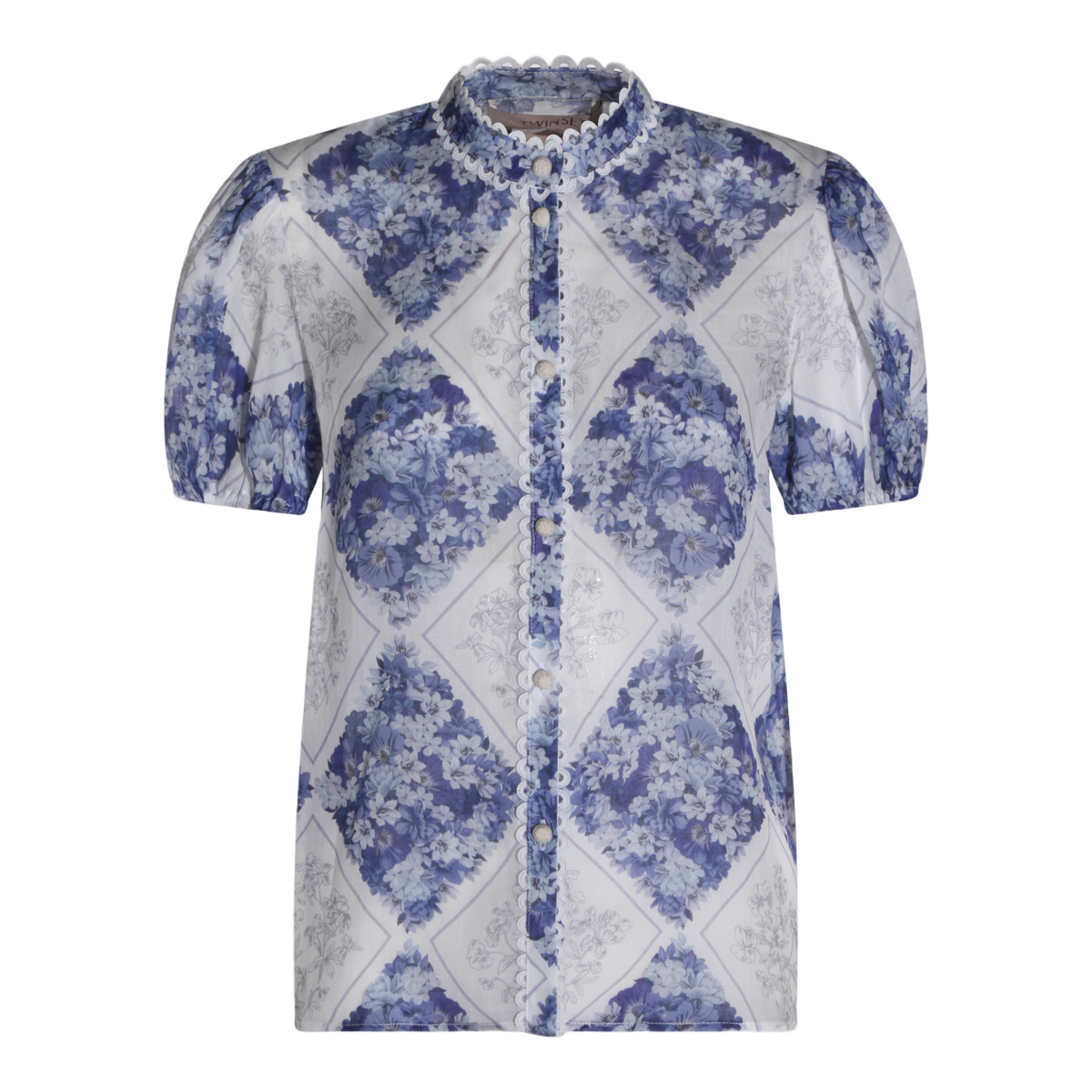 Fitted White Short-Sleeved Top