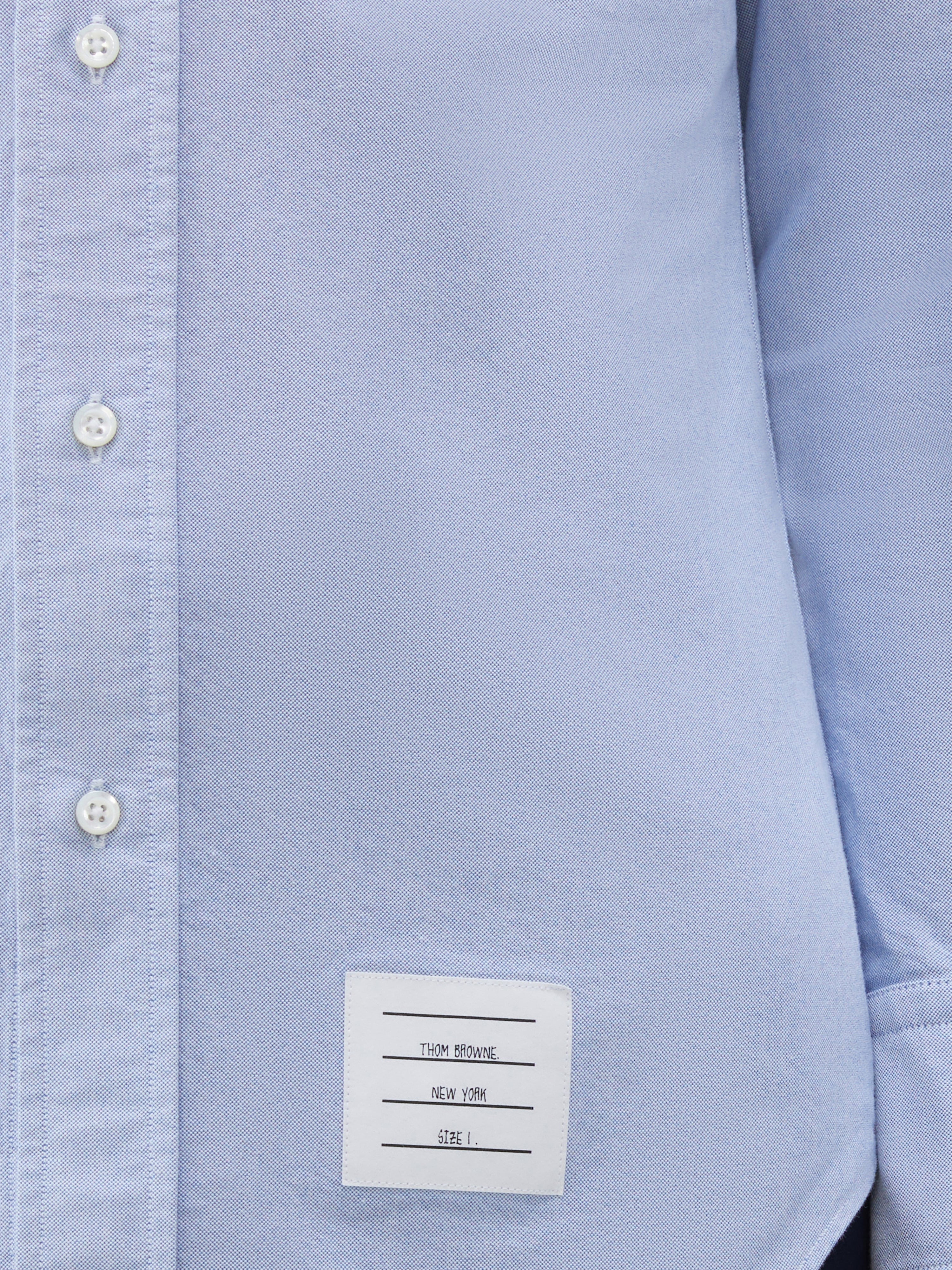 Long-Sleeve Button-Up Shirt with Button-Down Collar and Tailored Fit