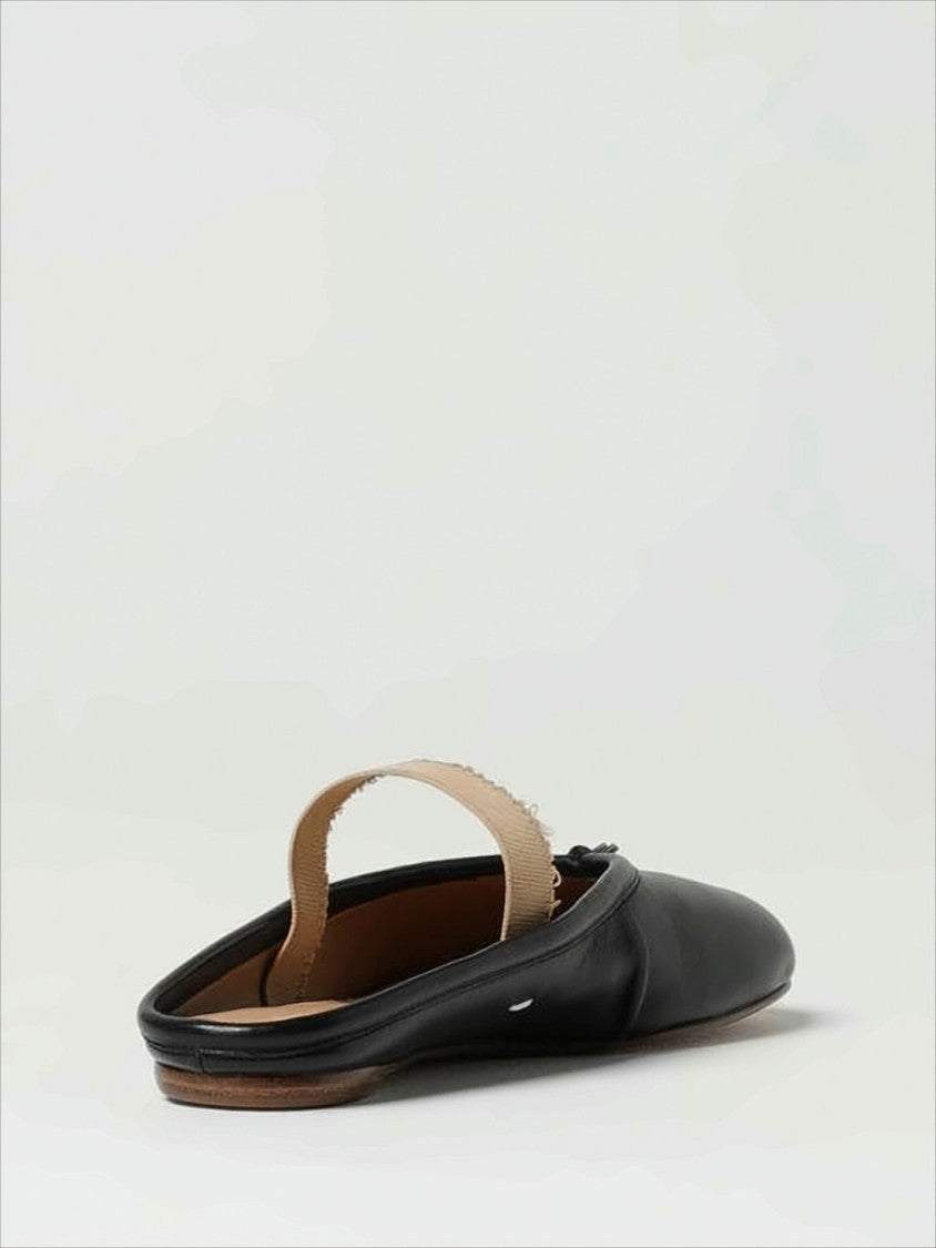 Split-Toe Black Leather Mules With Textured Strap