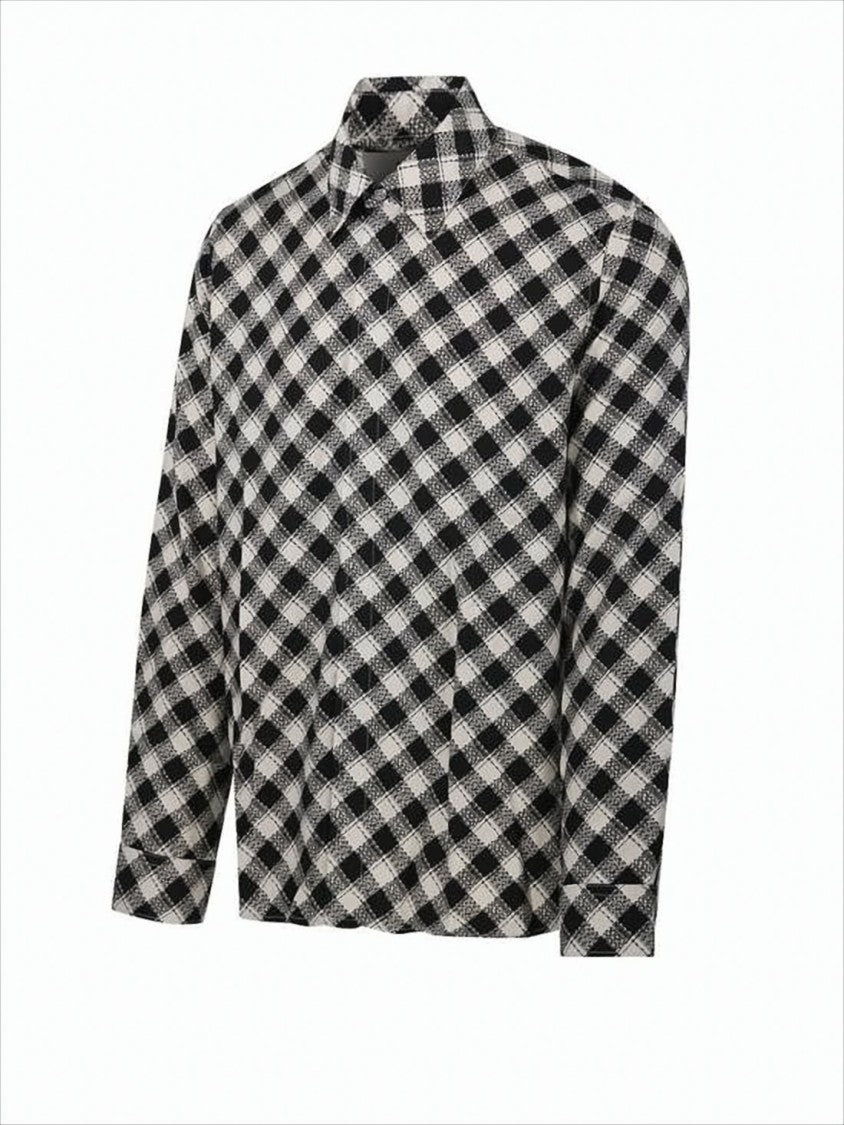 Classic Checkered Button-Down Shirt With Structured Collar