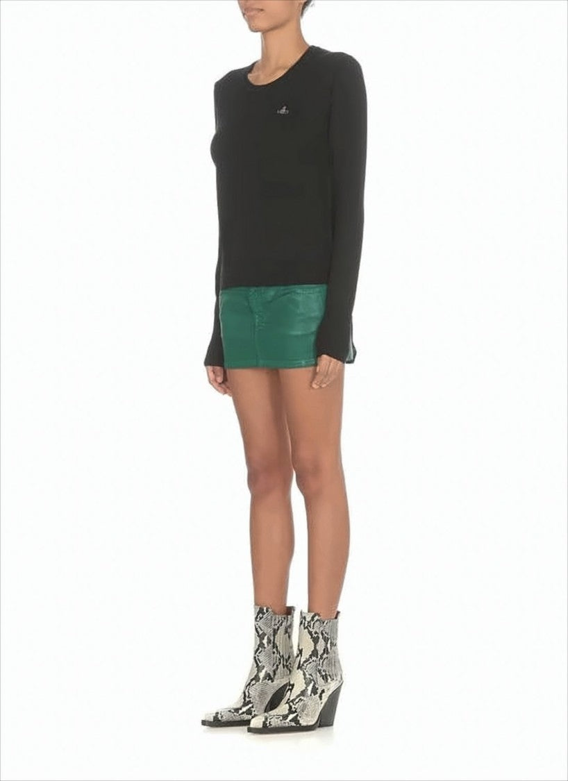 Fitted Wool Sweater with Crew Neckline