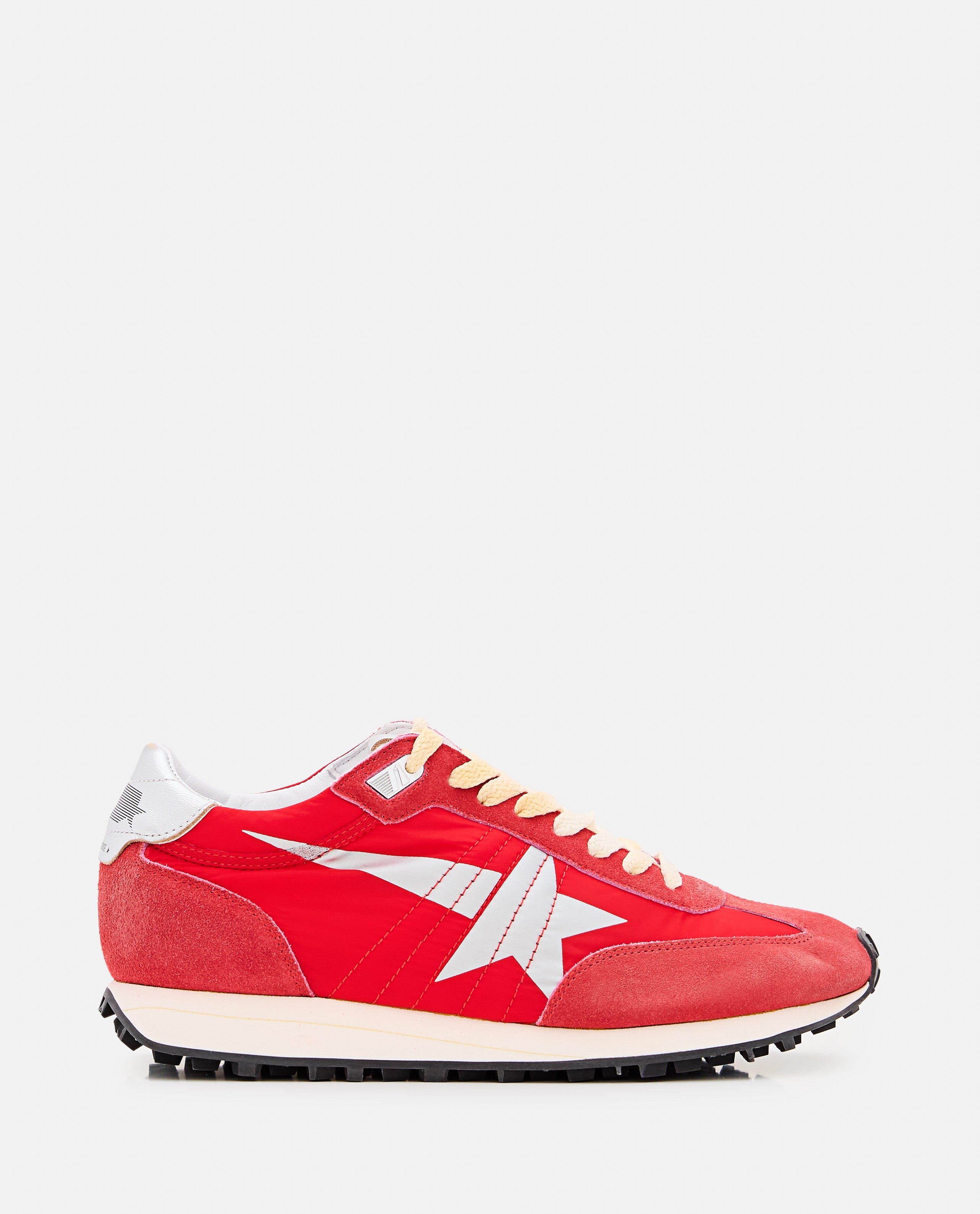 Sznurowane niskie sneakersy z wstawkami z czerwonego zamszu