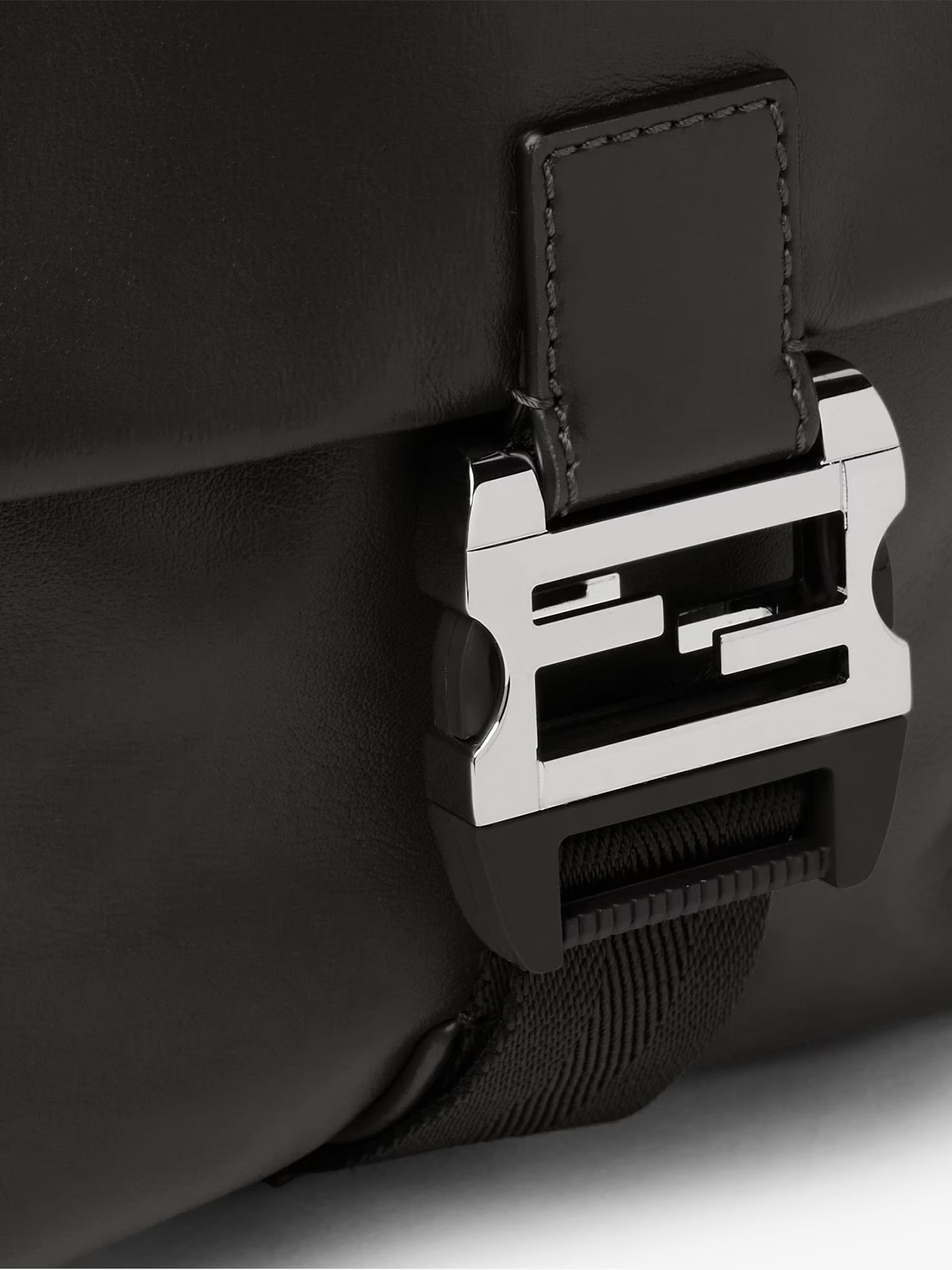 Baguette Crossbody Vit Malib Smooth Leather Bag