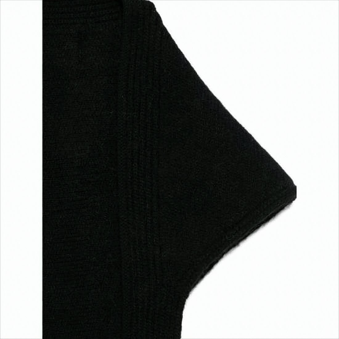Triangular Black Ribbed Knitted Scarf