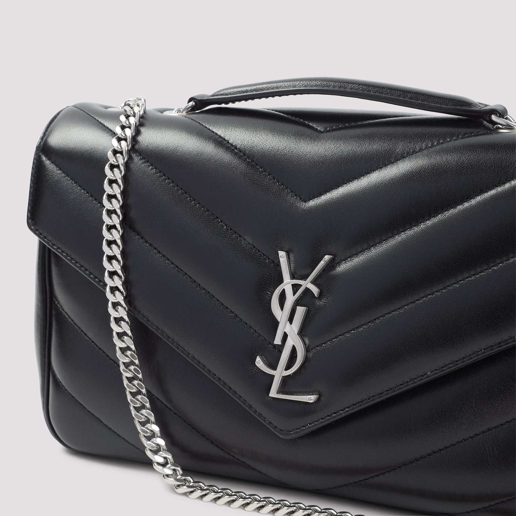 Matelassé Black Lamb Leather Shoulder Bag
