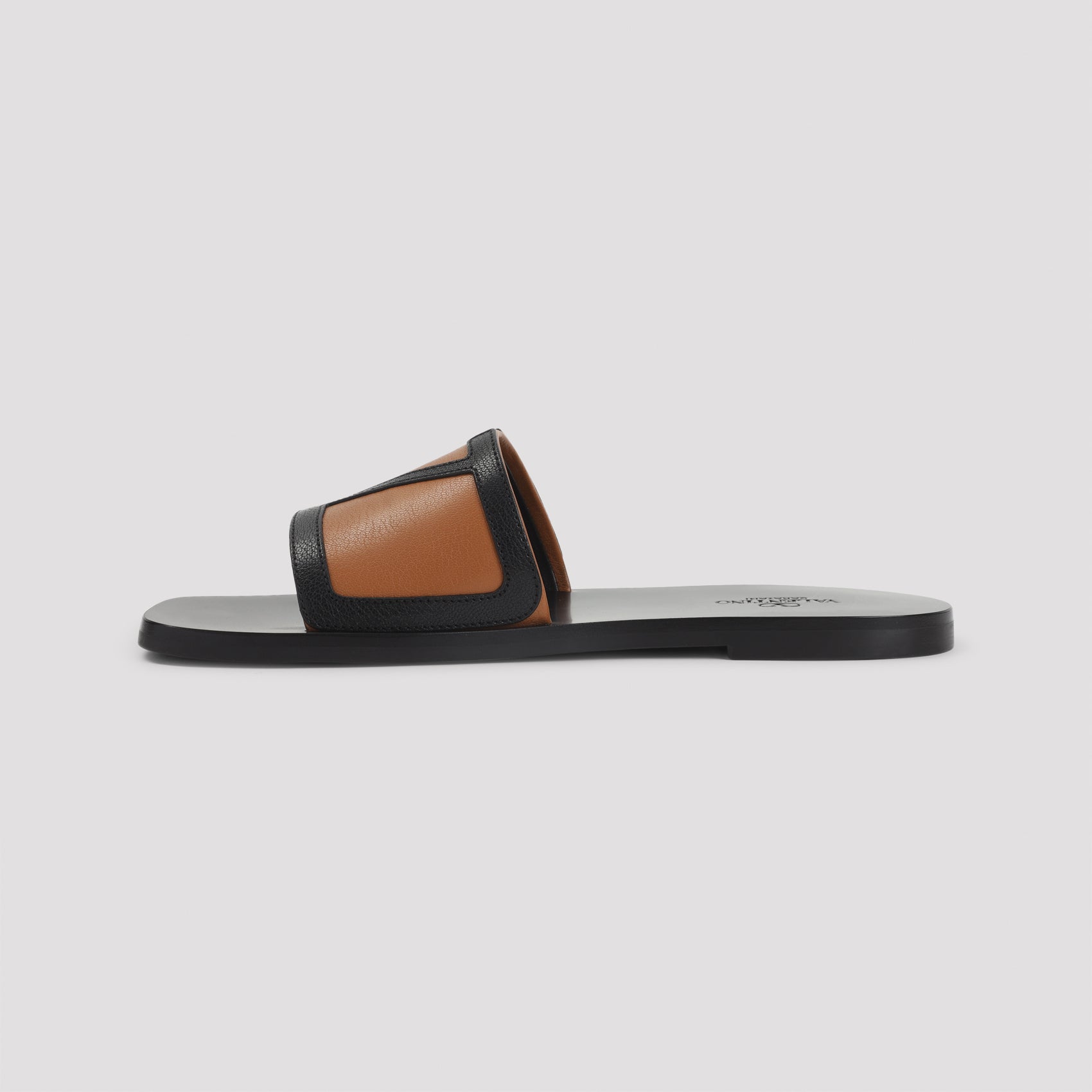 Leather Sandals with and Open-Toe Style