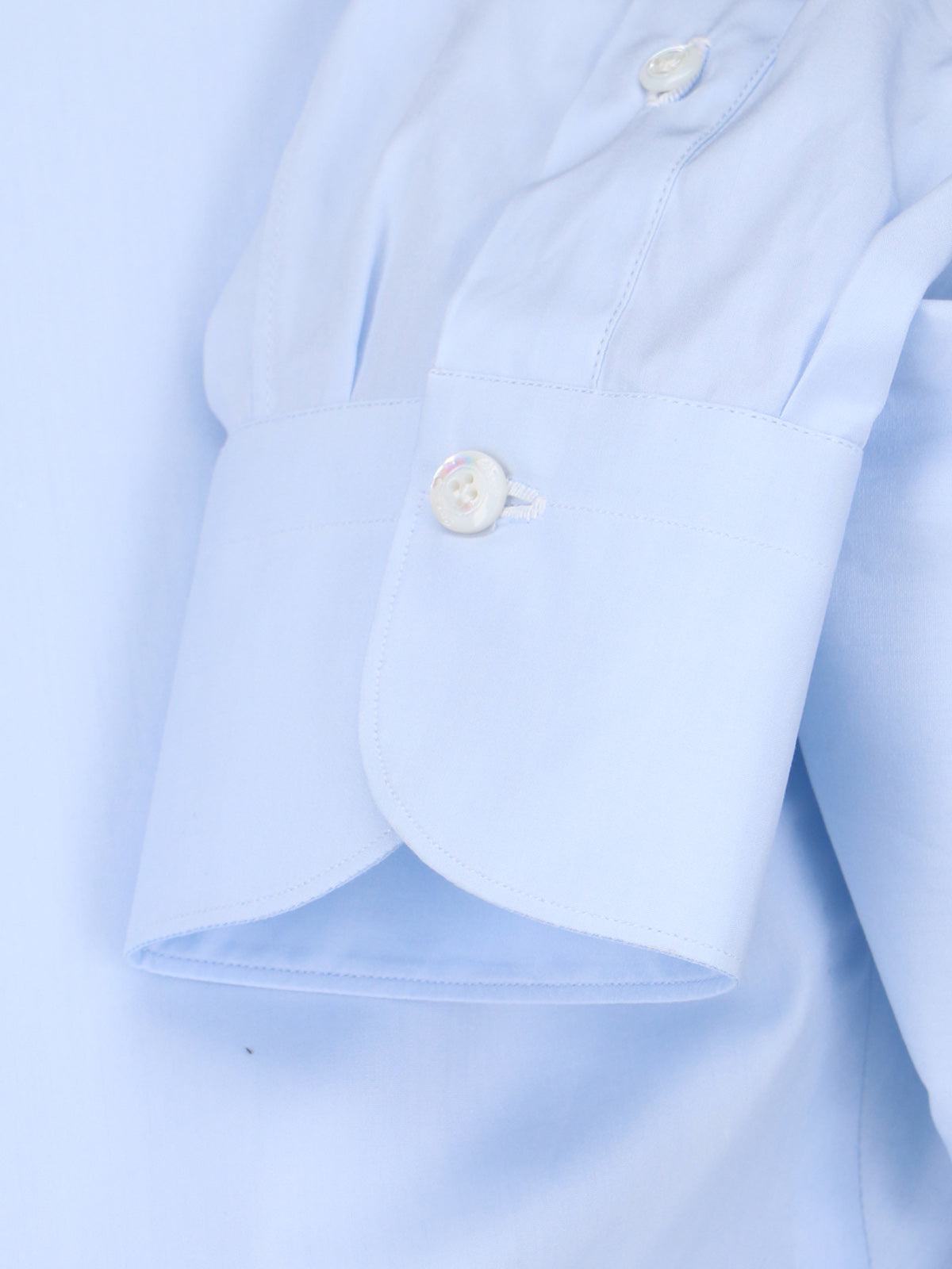 Structured Blue Shirt with Tailored Fit and Elegant Detailing