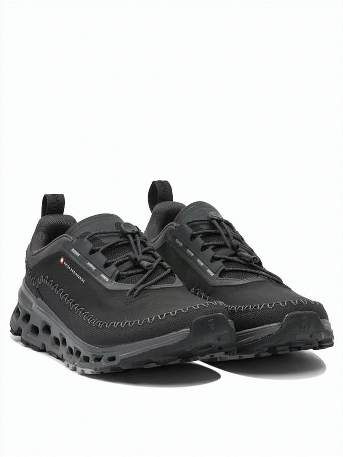 Sleek Low-Profile Sneakers with Unique Cutout Sole