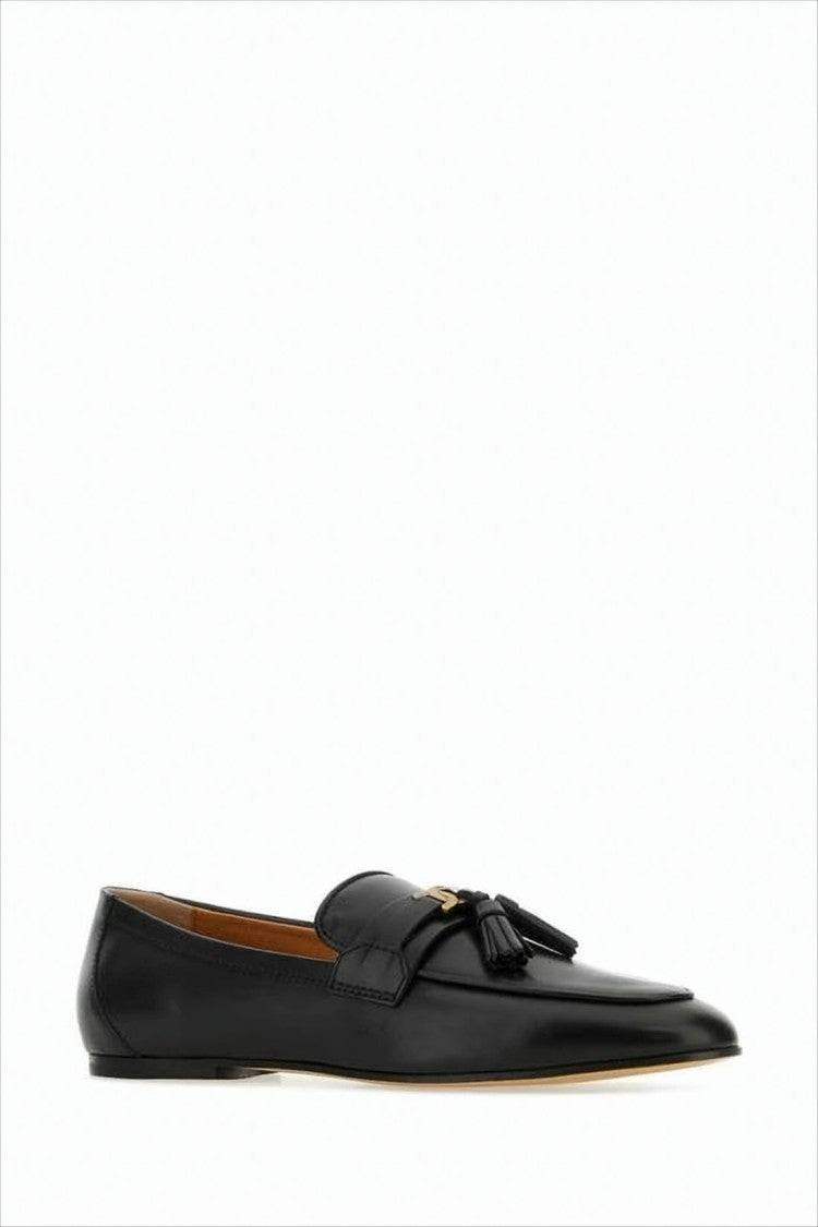 Pointed-Toe Loafers with Decorative Tassel Detail