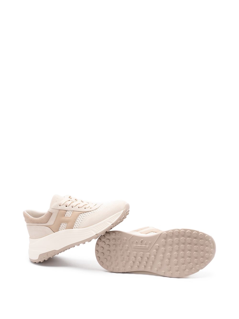 H669 Lace-Up Sneakers With Iconic Design And Versatile Appeal