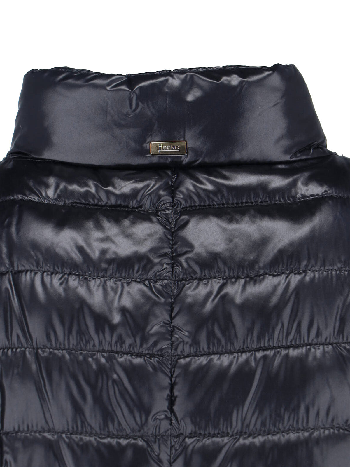 Tailored Black Jacket With High Collar And Zipper Closure