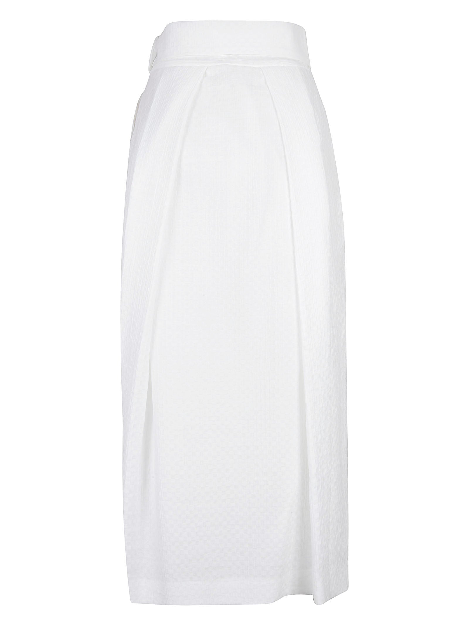 Timeless White Fabric Skirt with Classic Silhouette
