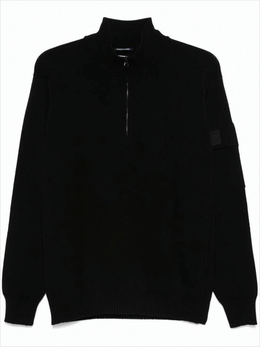 Half-Zip Turtleneck With Minimalist Design