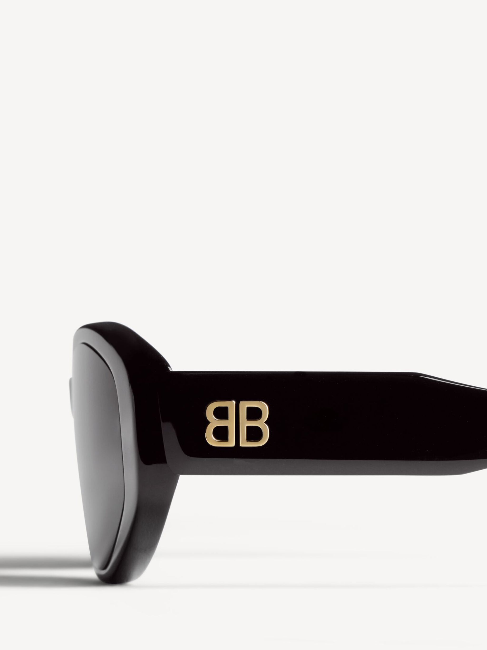 Black Nova Oval Narrow Frame Sunglasses