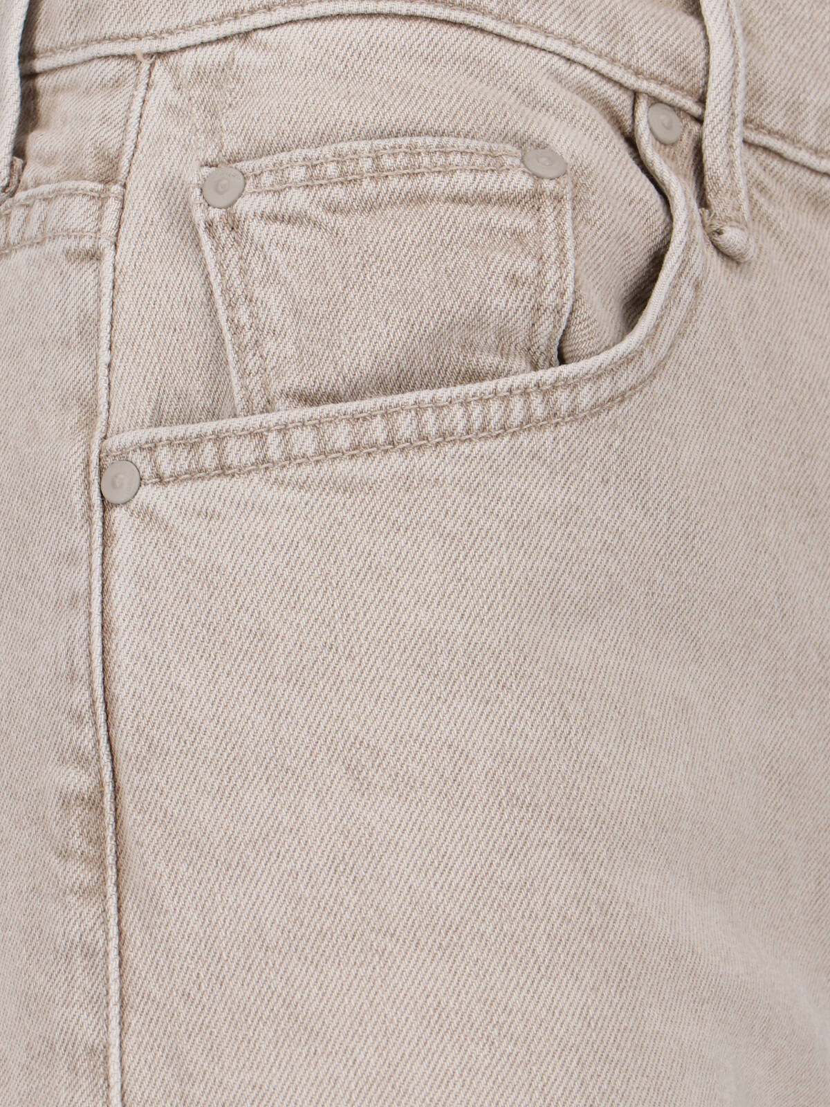 Classic Brown Denim Jeans with Timeless Five-Pocket Design