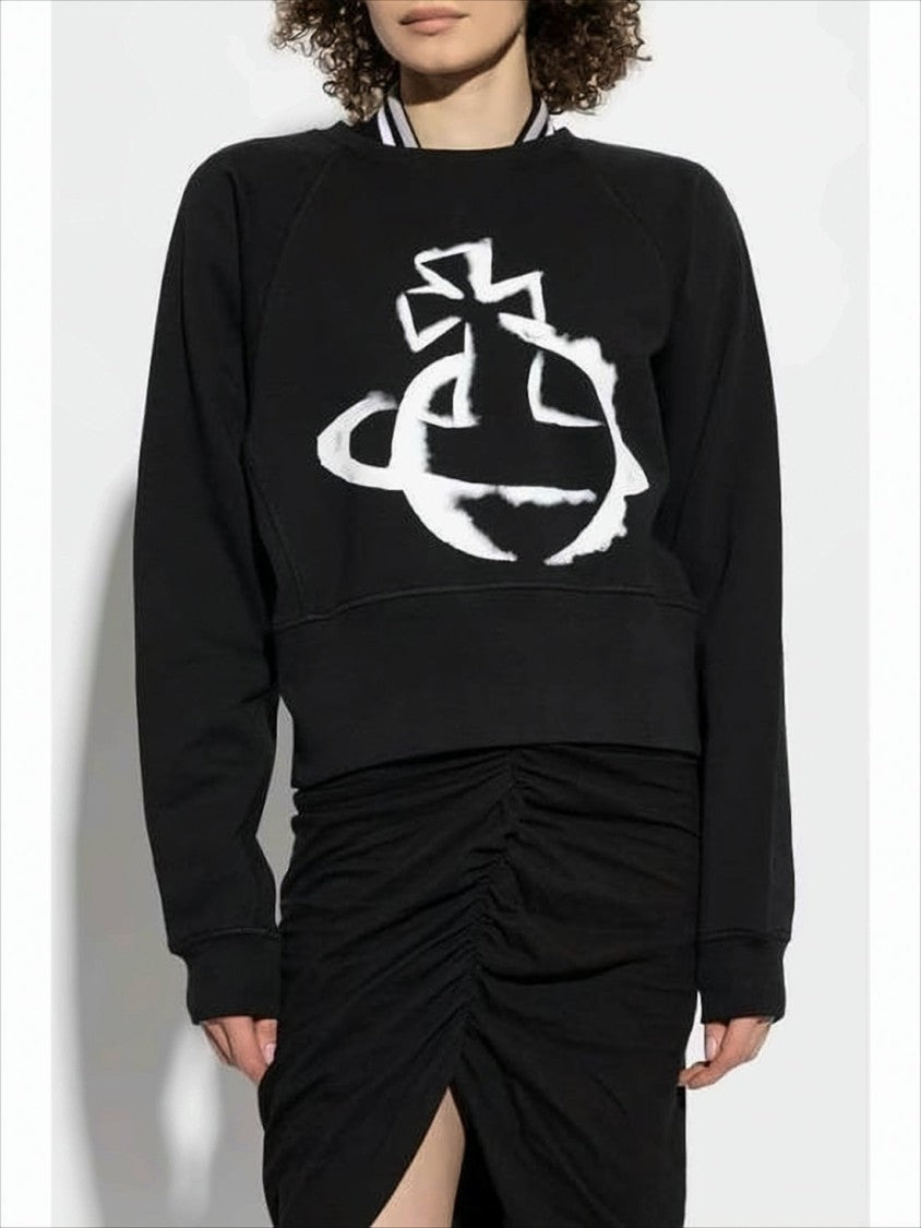 Long-Sleeved Cropped Sweatshirt with Bold Abstract Graphic