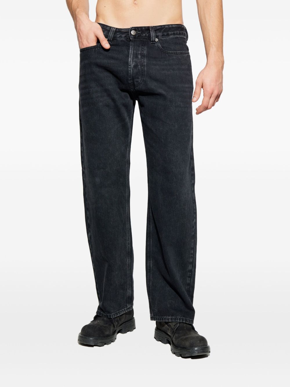 Relaxed Fit Black Jeans