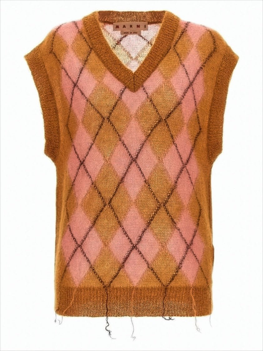Sleeveless Argyle Knit Vest with V-Neckline