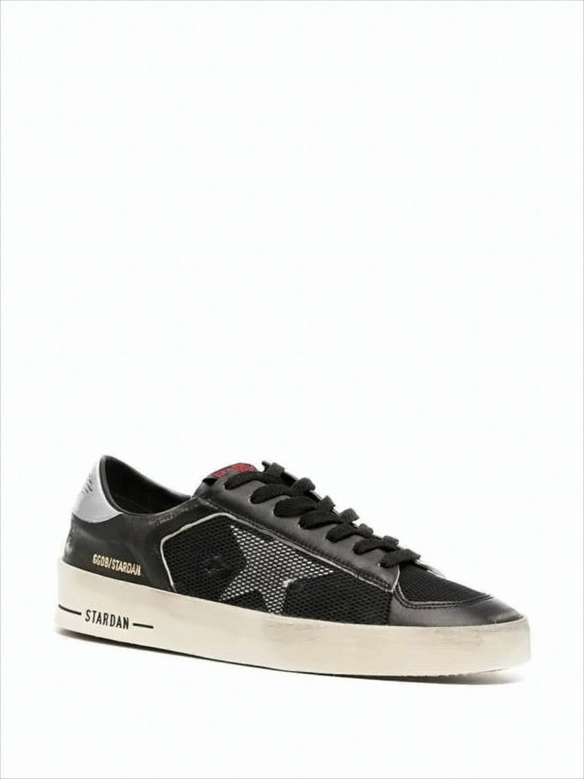 Low-Top Sneakers with Distinctive Star Design