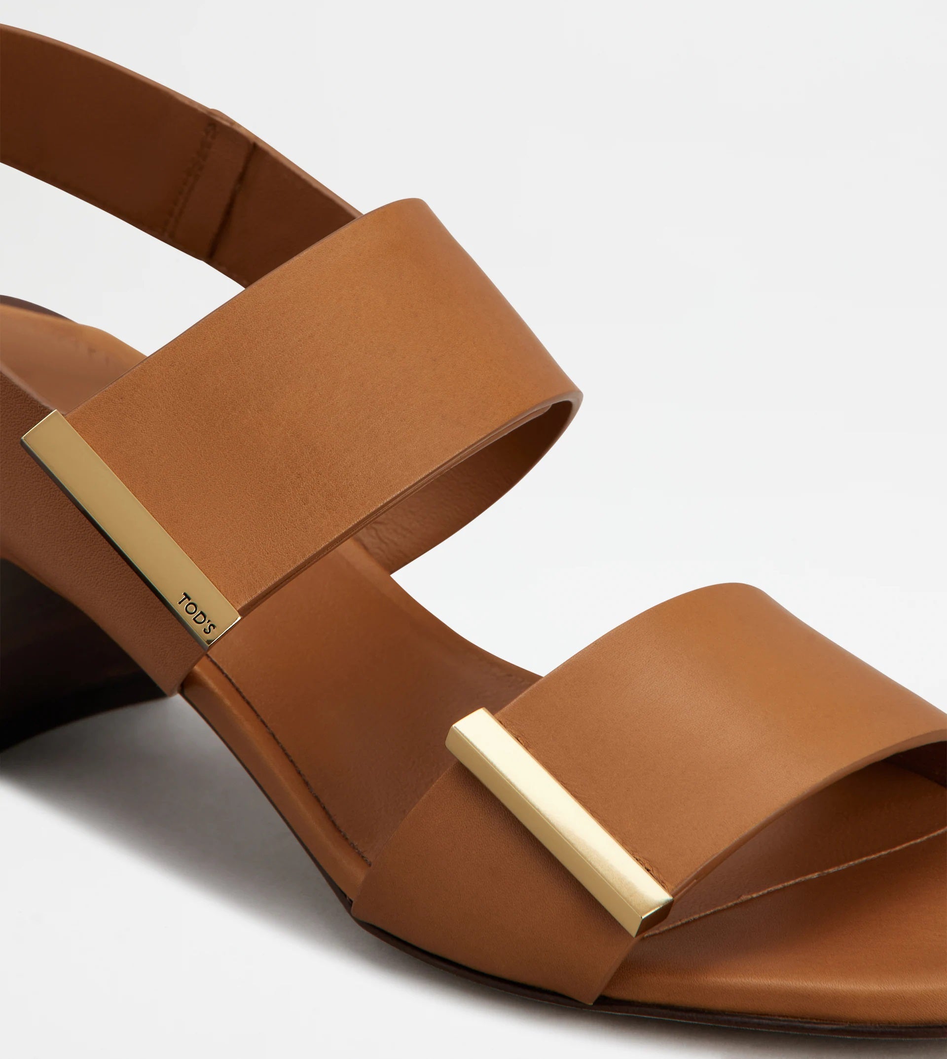 Sand. Cuoio T55 03L Metal Strap Sandals