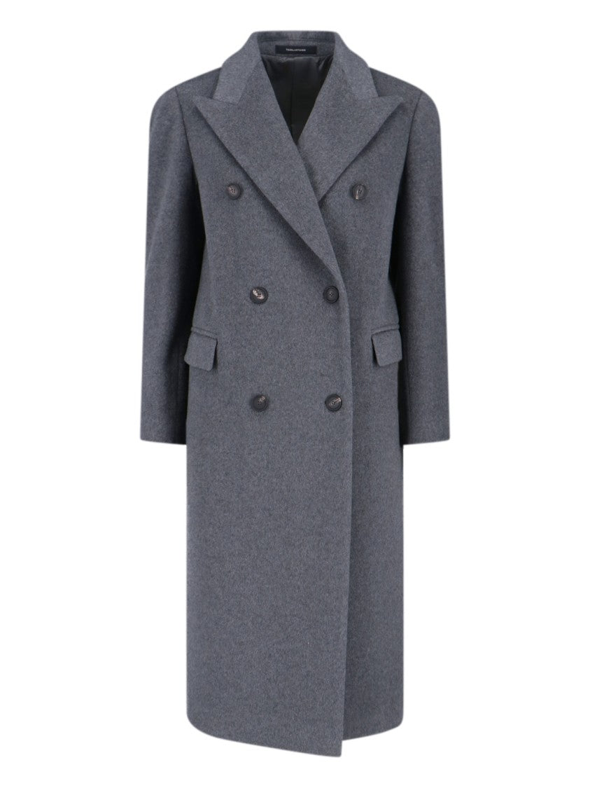 Tailored Grey Coat With Timeless Design