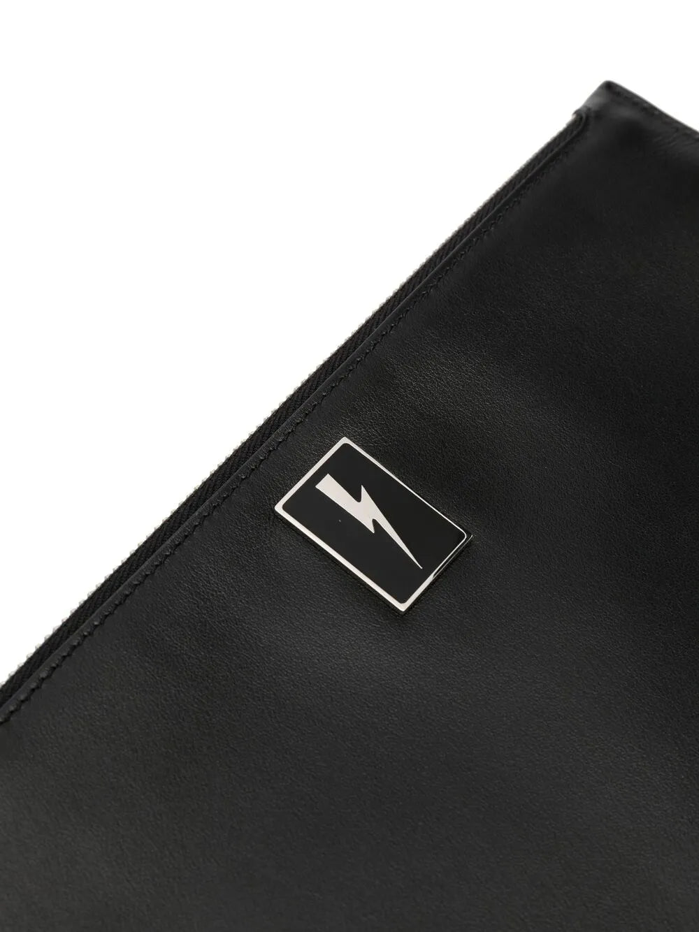 Elegancka minimalistyczna torba o strukturalnym kształcie