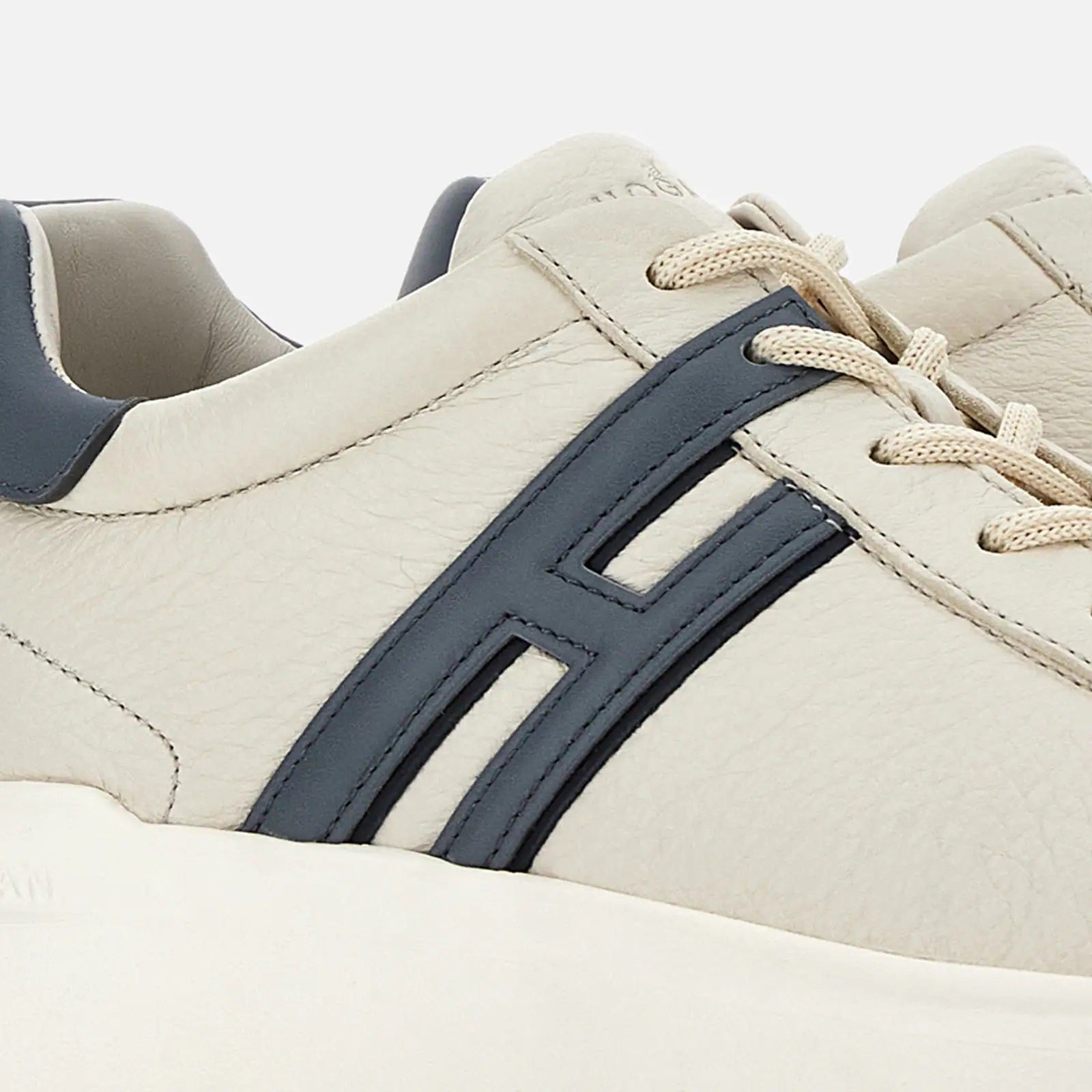 H580 Allacciato H Profilo Sneakers in White Light Blue
