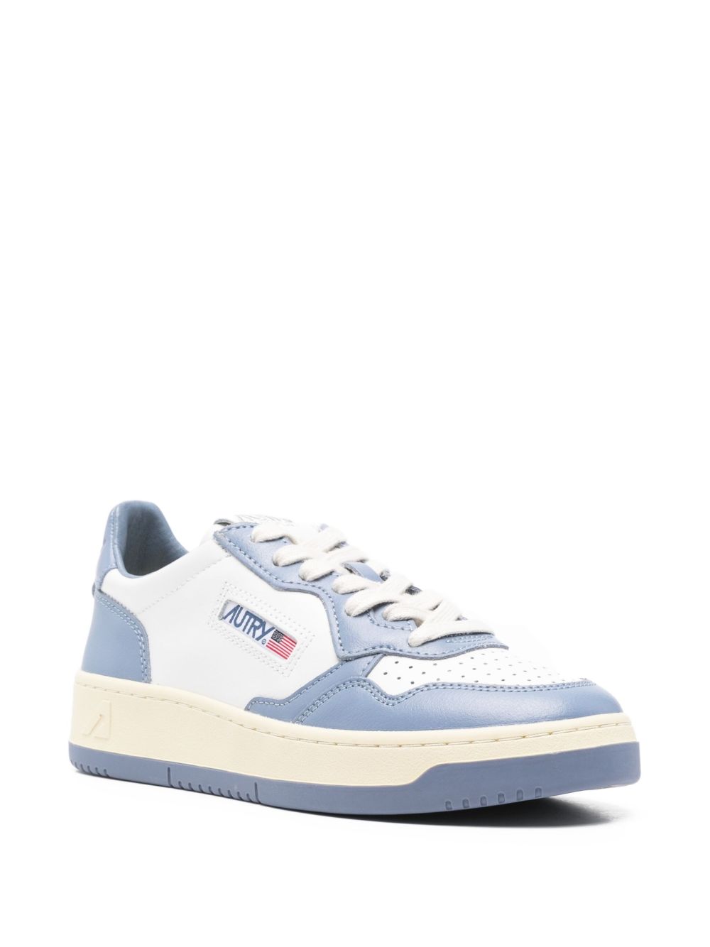 Niskie sneakersy z niebieskimi akcentami