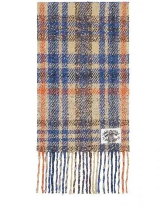 Classic Plaid Scarf With Fringed Edges And Luxurious Texture