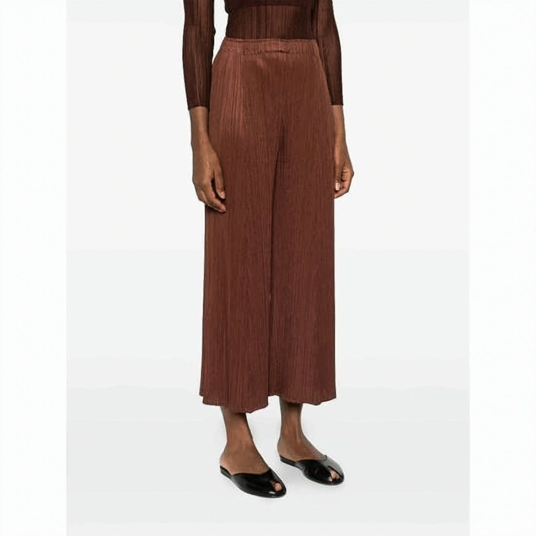 Wide-Leg Cropped Pants with Pleated Texture