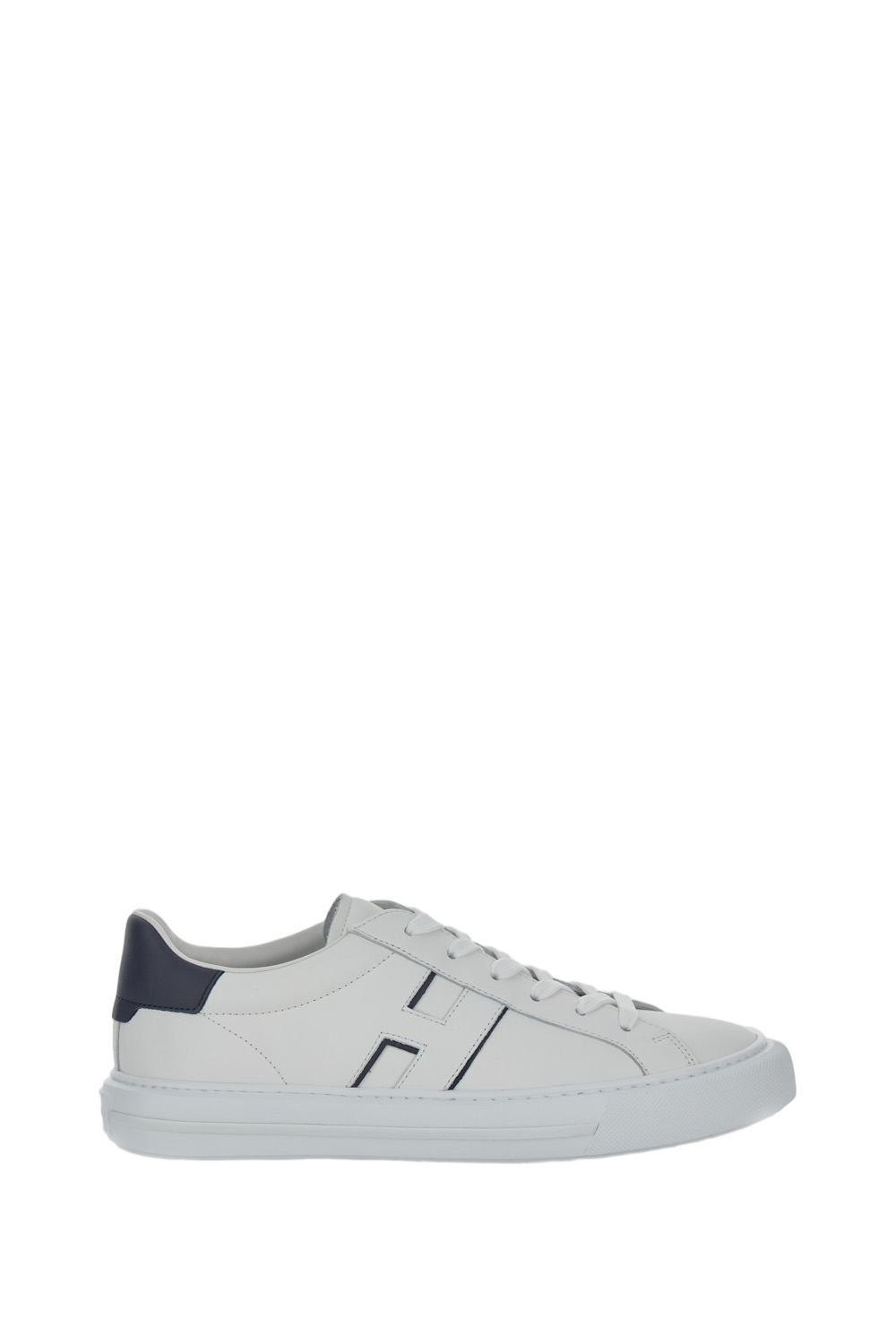 Low-Top Leather Sneakers With Minimalist Design And Distinctive Detailing