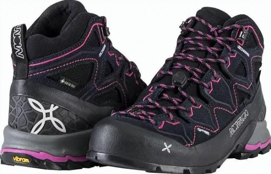 High-Top Black Hiking Boots with Accents