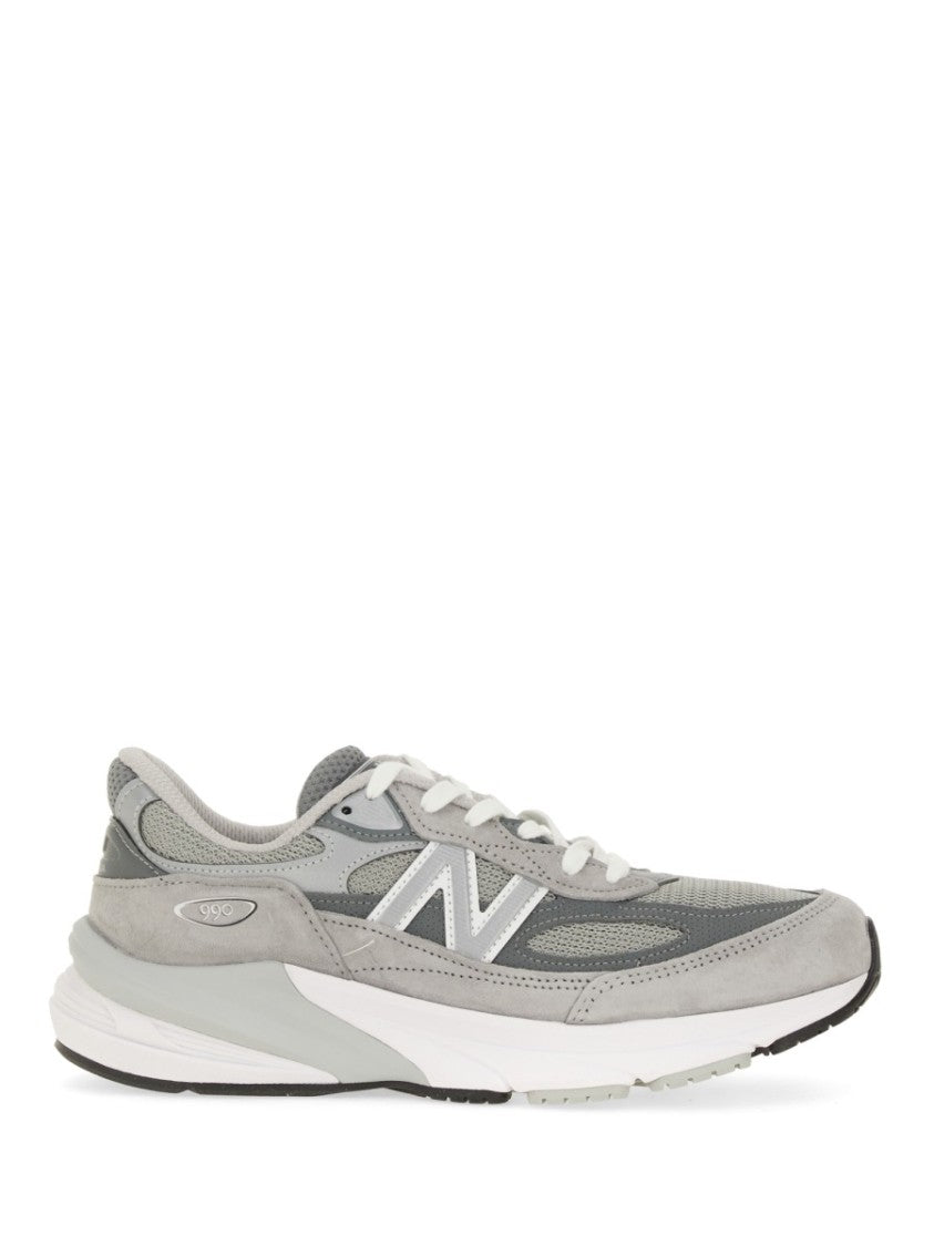 990 Sneaker
