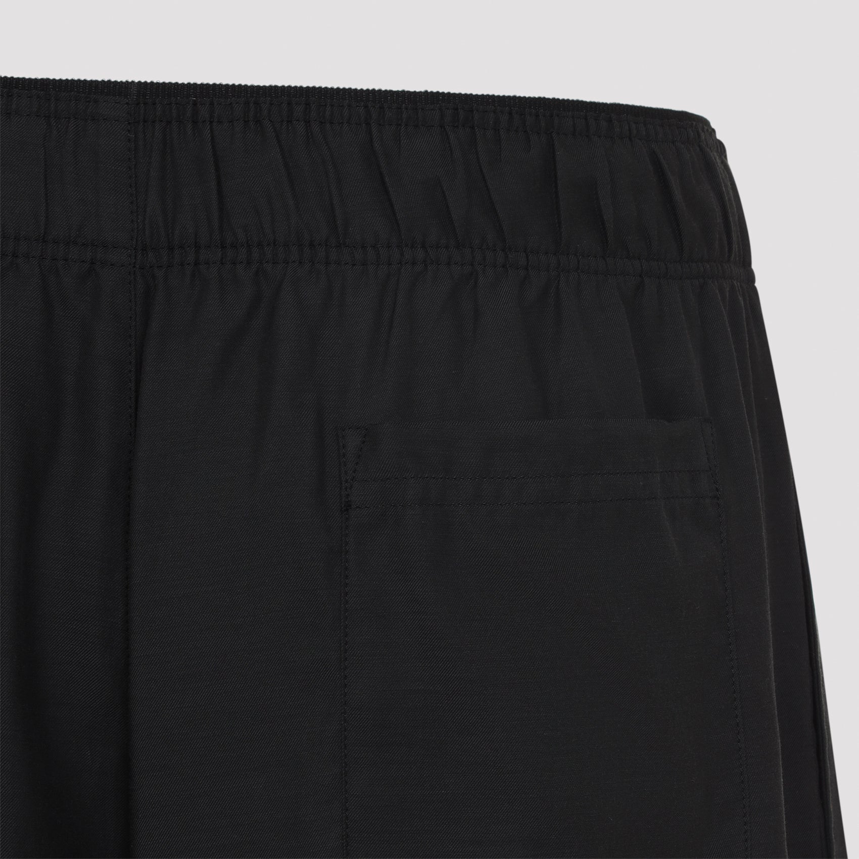 Soft Cupro Blend Modern Fit Bermudas