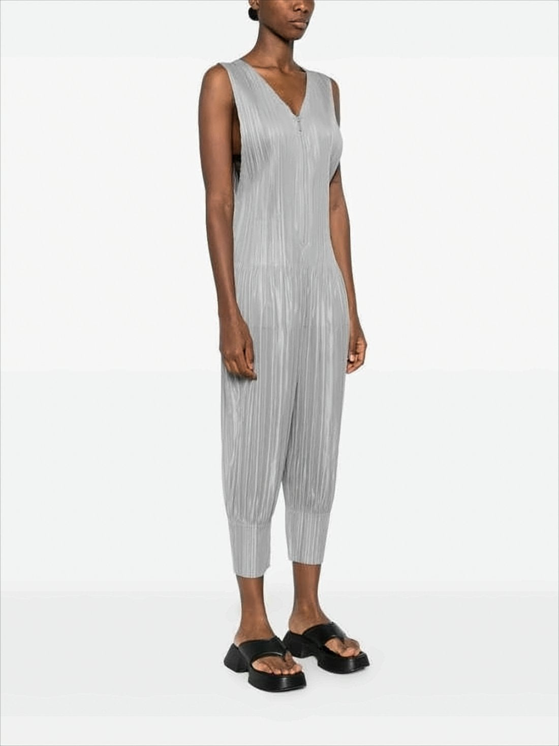 Pleated Textured Sleeveless Jumpsuit with V-Neckline
