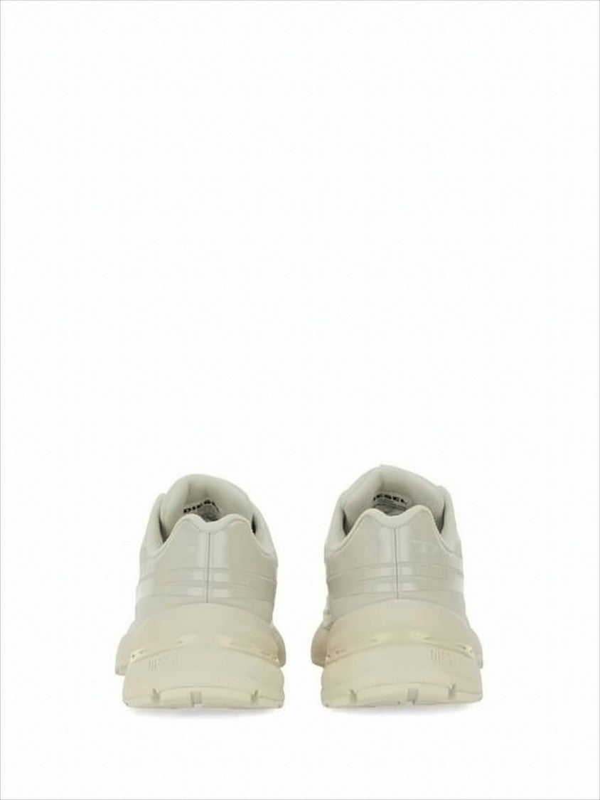 Streamlined Light Beige Sneakers