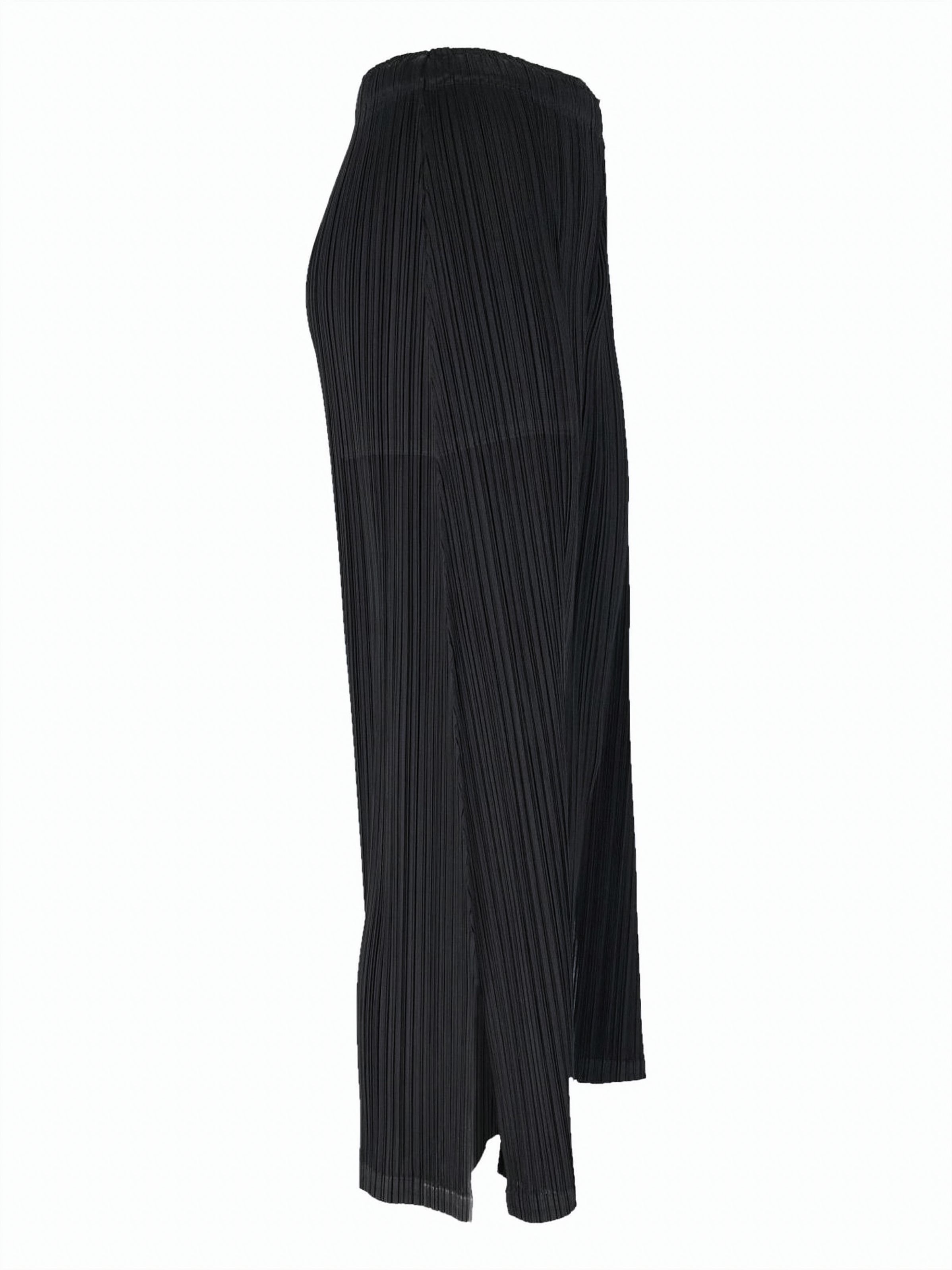 Cropped Straight Pants with Pleated Texture and Subtle Sheen