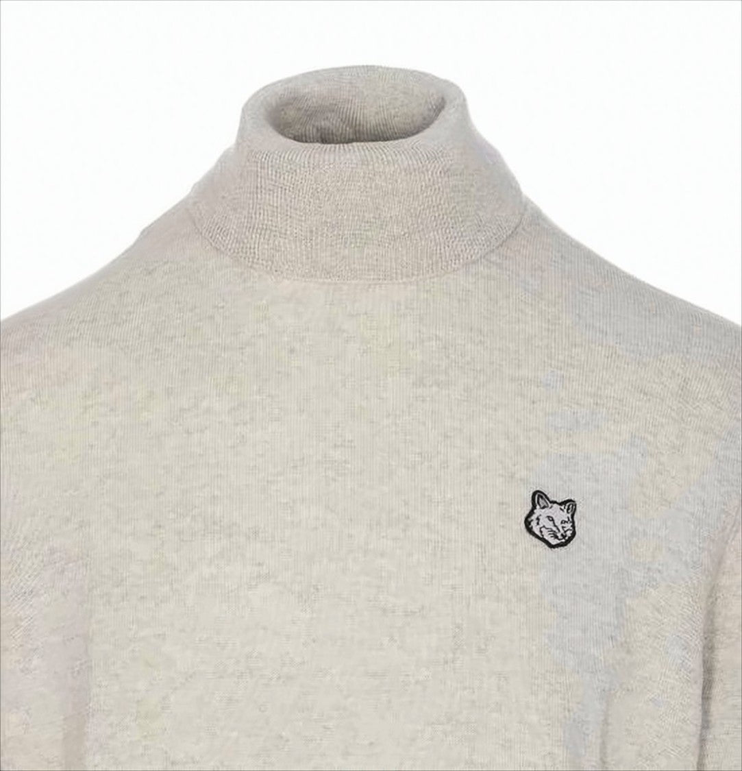 Ribbed Collar Wool Sweater With Embroidered Fox Emblem