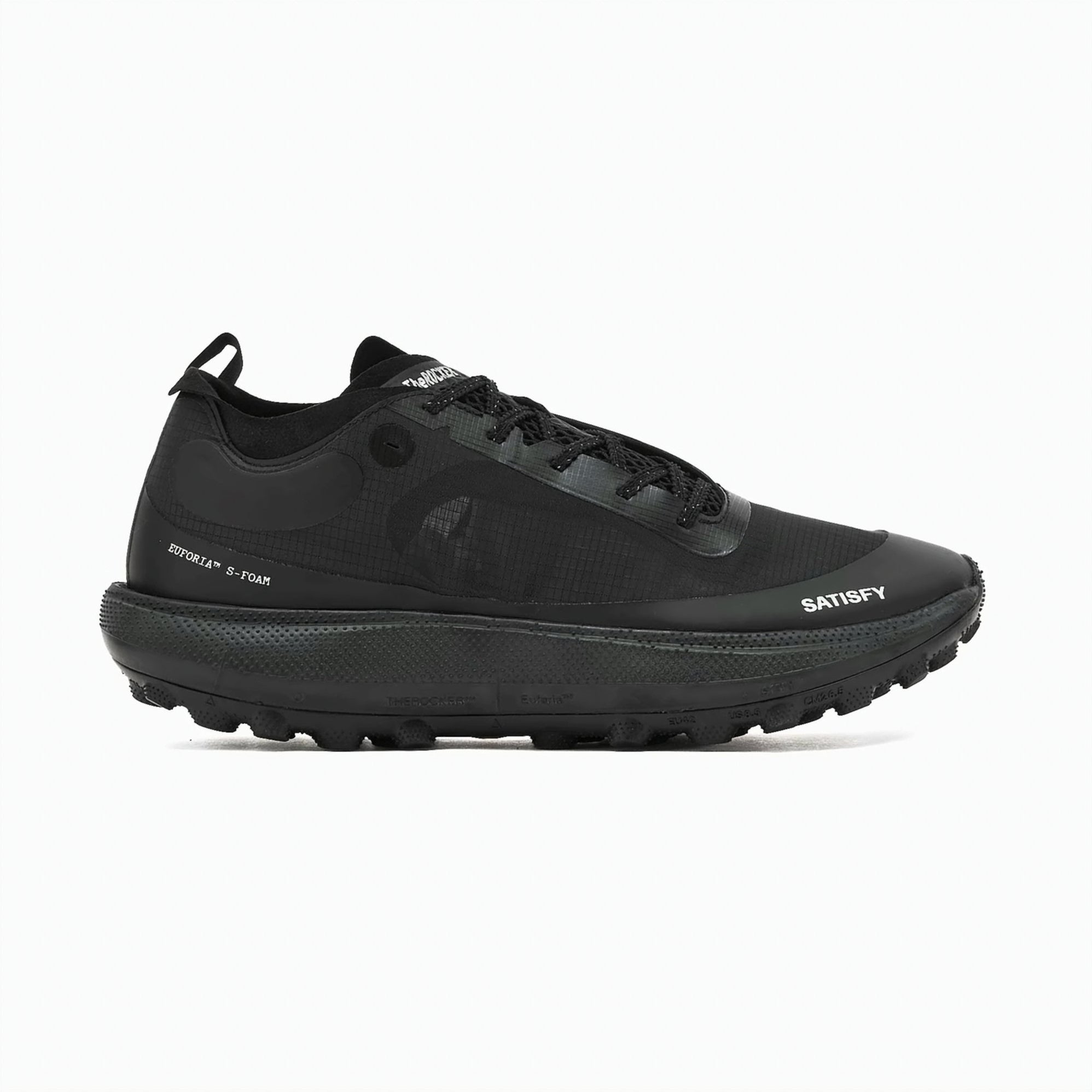 Streamlined Jet Black Sneakers with Textured Sole
