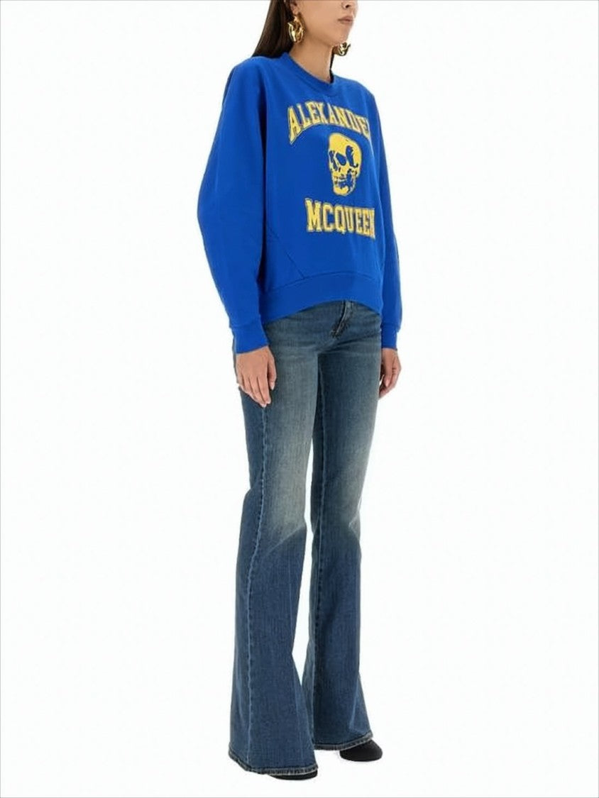 Long-Sleeve Sweatshirt with Iconic Skull Graphic