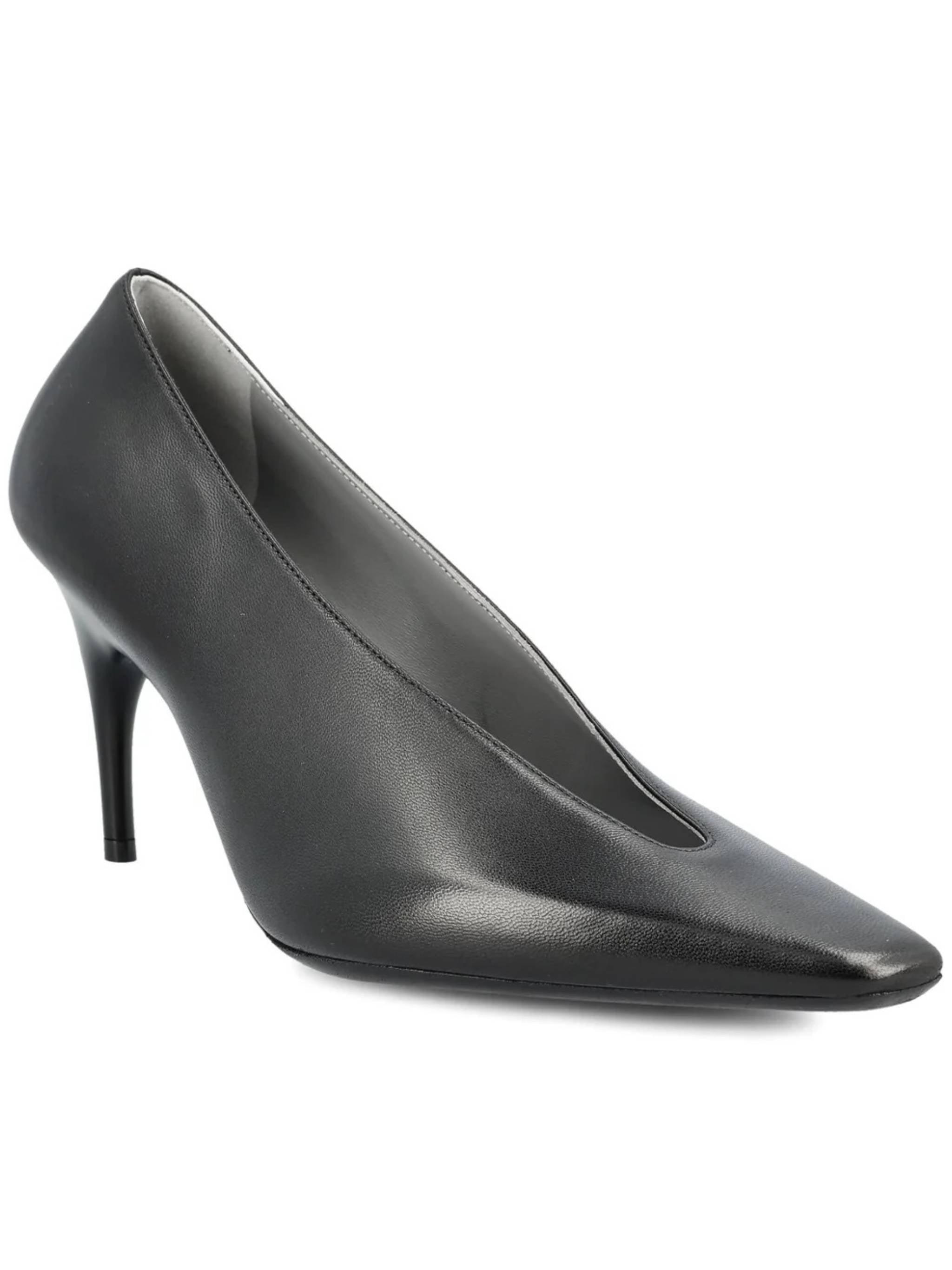 Black Duchesse Pointed-Toe Pump