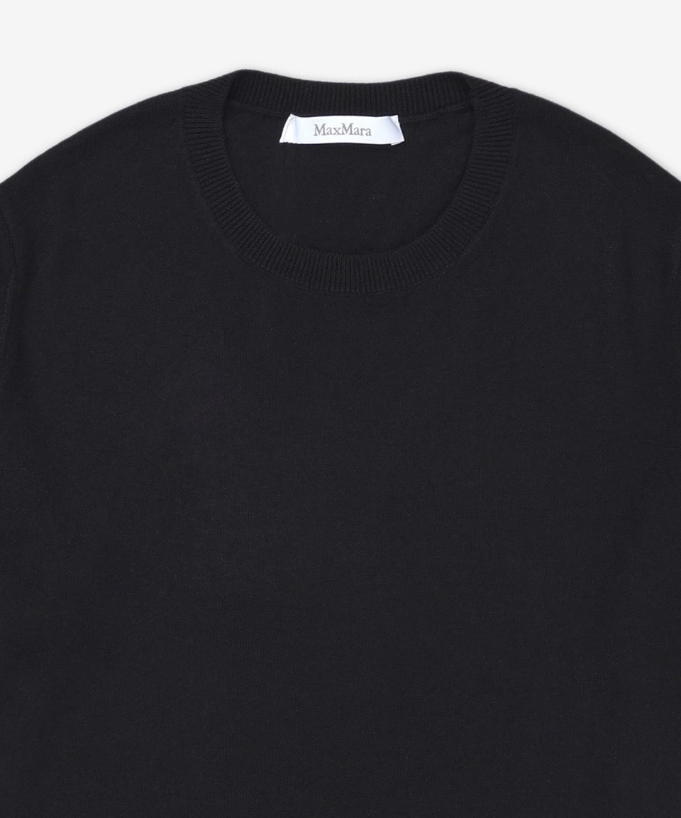 Short-Sleeved Black Sweater with Classic Crew Neck