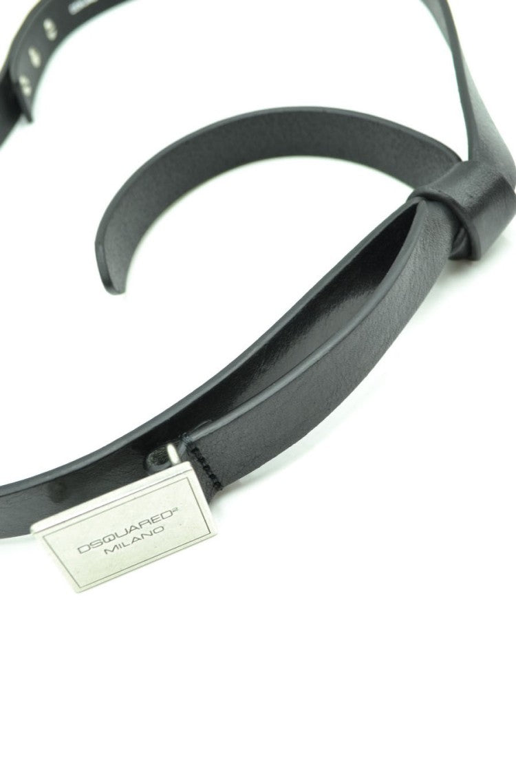 Sleek Leather Belt With Square Metallic Buckle
