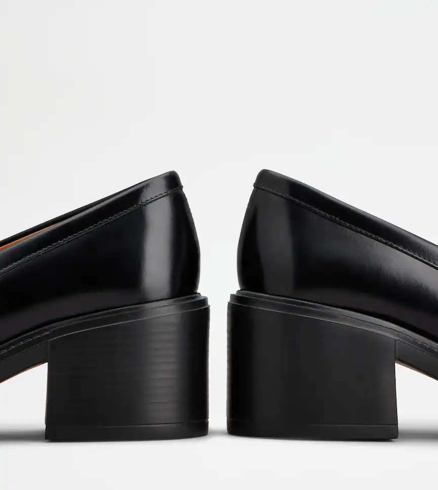 Refined Black Calfskin Loafers With Timeless Design
